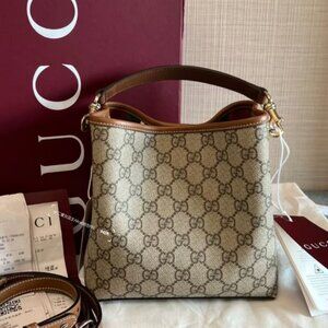 Gucci bags are new, trendy and versatile, interpreting high-end fashion attitude